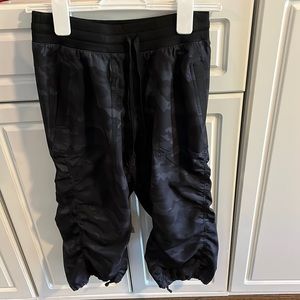 Rbx Black camo capri